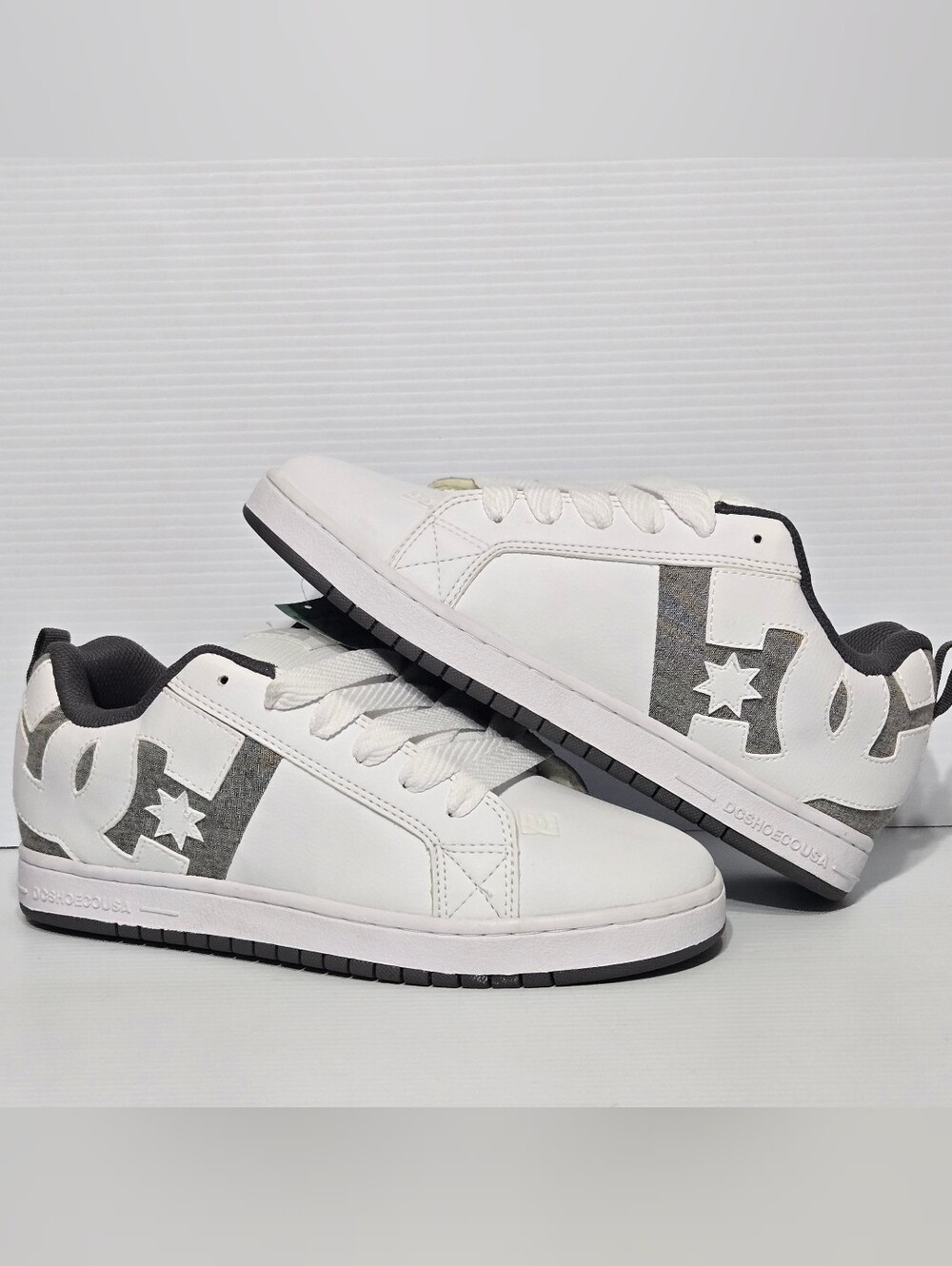 Dc Shoes Mens Size 10 Court Graffik Defect